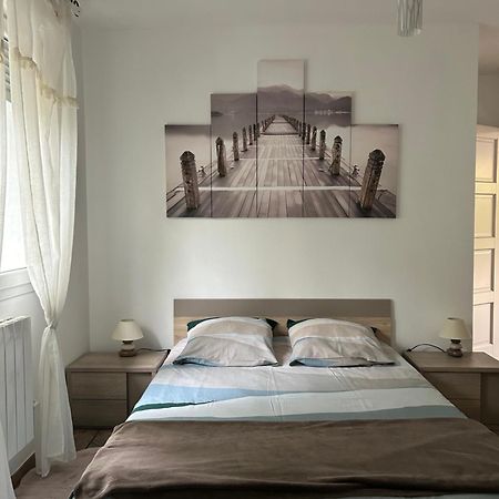 Wilo Gujan Villa Bagian luar foto